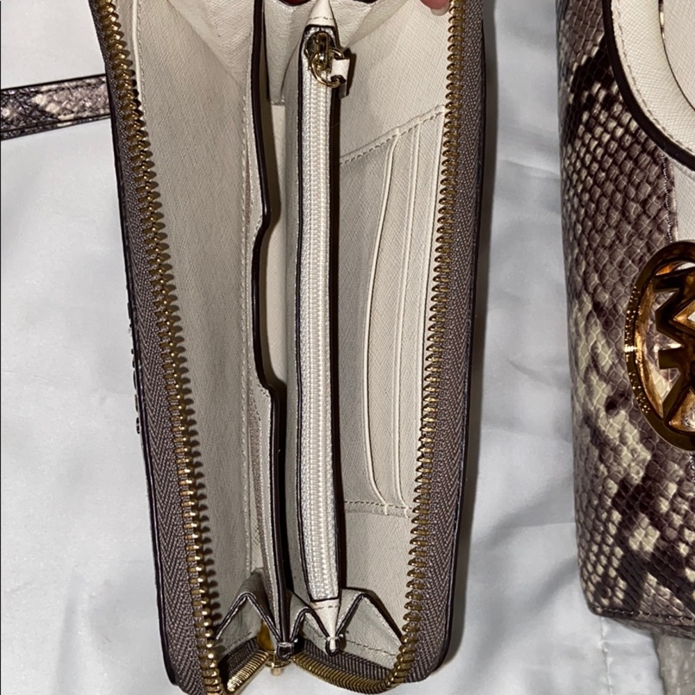 White and SNAKE PRINT MK handbag with wallet - Picture 3 of 3
